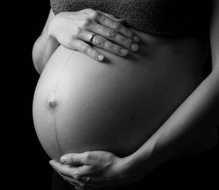 Babybauchshooting Schwangeschaftsshooting in Starnberg - wundervollle Baby Fotos