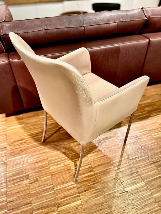 Stühle ... Landshut Regensburg Straubing Dingolfingpräsentiert von: Möbel Klingl GmbH  in Mallersdorf-Pfaffenberg  in der Region …  Mallersdorf Landshut Straubing Dingolfing Deggendorf Regensburg Ergoldsbach 