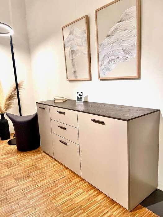 Anrichtepräsentiert von: Möbel Klingl GmbH  in Mallersdorf-Pfaffenberg  in der Region …  Mallersdorf Landshut Straubing Dingolfing Deggendorf Regensburg Ergoldsbach 