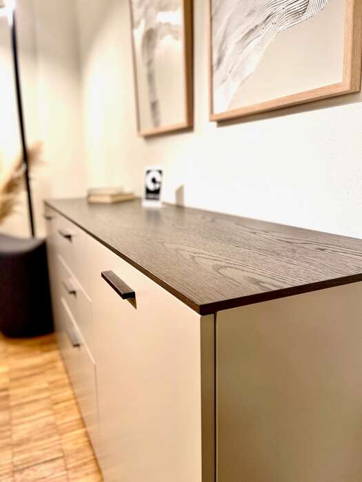 Anrichtepräsentiert von: Möbel Klingl GmbH  in Mallersdorf-Pfaffenberg  in der Region …  Mallersdorf Landshut Straubing Dingolfing Deggendorf Regensburg Ergoldsbach 