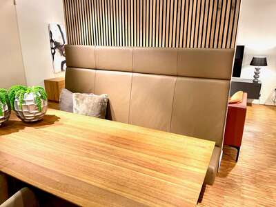 Wandhängendes Bankteil