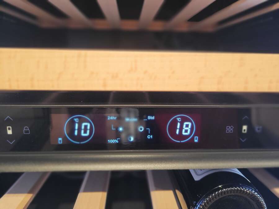 Weinklimgerät Dunavox, Weinkühlschrankpräsentiert von: Möbel Klingl GmbH  in Mallersdorf-Pfaffenberg  in der Region …  Mallersdorf Landshut Straubing Dingolfing Deggendorf Regensburg Ergoldsbach 