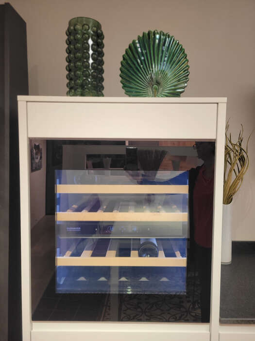 Weinklimgerät Dunavox, Weinkühlschrankpräsentiert von: Möbel Klingl GmbH  in Mallersdorf-Pfaffenberg  in der Region …  Mallersdorf Landshut Straubing Dingolfing Deggendorf Regensburg Ergoldsbach 