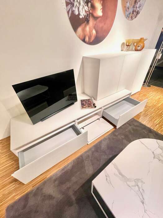 Wohnzimmer in Mattglas Landshut Regensburg Straubingpräsentiert von: Möbel Klingl GmbH  in Mallersdorf-Pfaffenberg  in der Region …  Mallersdorf Landshut Straubing Dingolfing Deggendorf Regensburg Ergoldsbach 